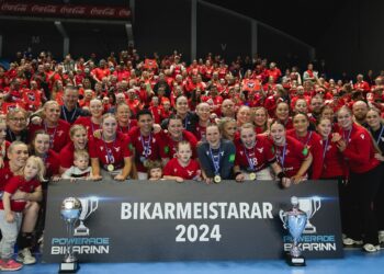 Poweradebikarinn | Valurskonur bikarmeistarar 2024!